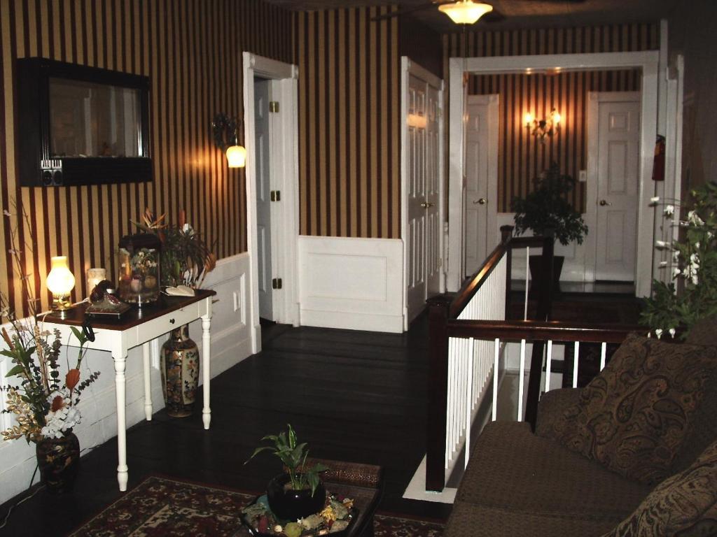 Brookside Inn At Laurens Exterior photo